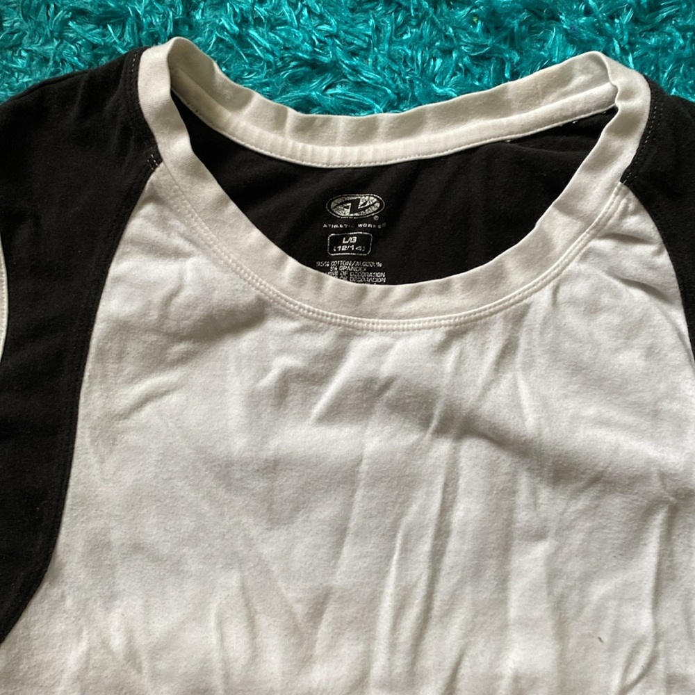White and Black Sleeveless muscle Top - Picture 5 of 17